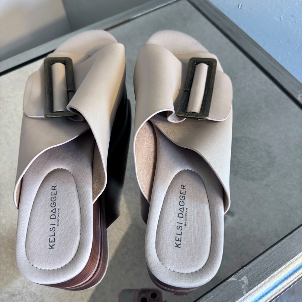 Kelsi Dagger platform Tam/brown sandals